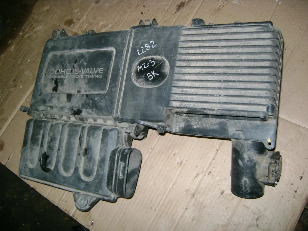 Корпус воздушного фильтра Mazda 3 BK