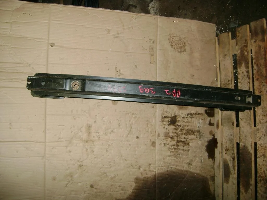 Усилитель заднего бампера Ford Focus 2