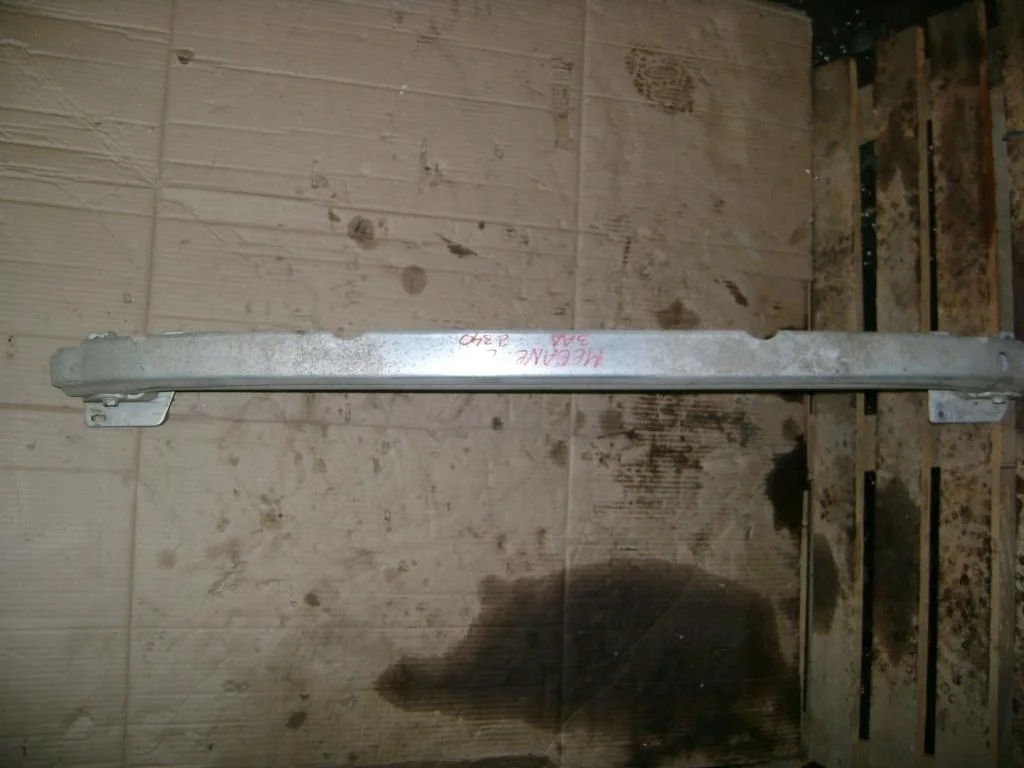 Усилитель заднего бампера Renault Megane 2