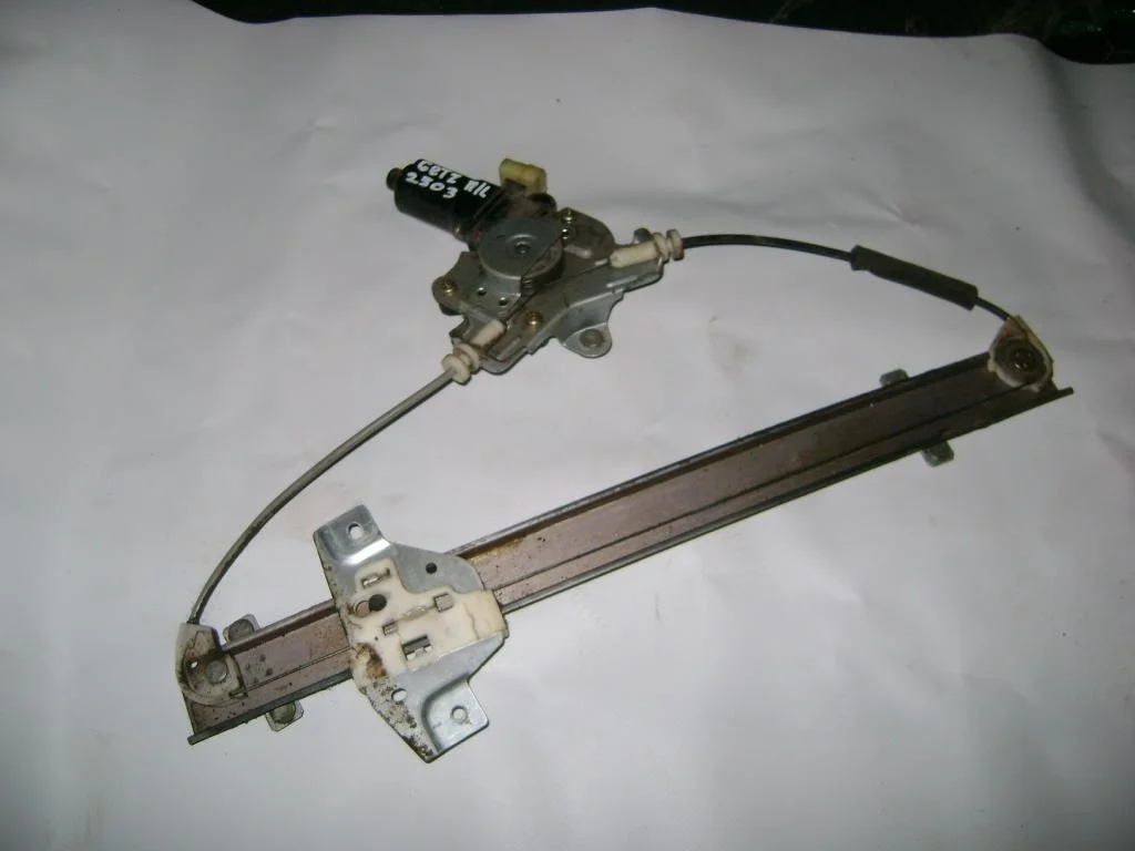 Стеклоподъемник передний левый Hyundai Getz 2003 TB