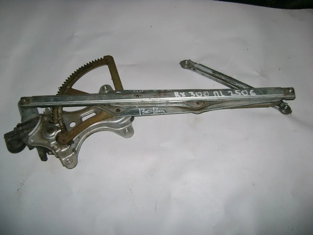 Стеклоподъемник передний левый Lexus RX350 XU30