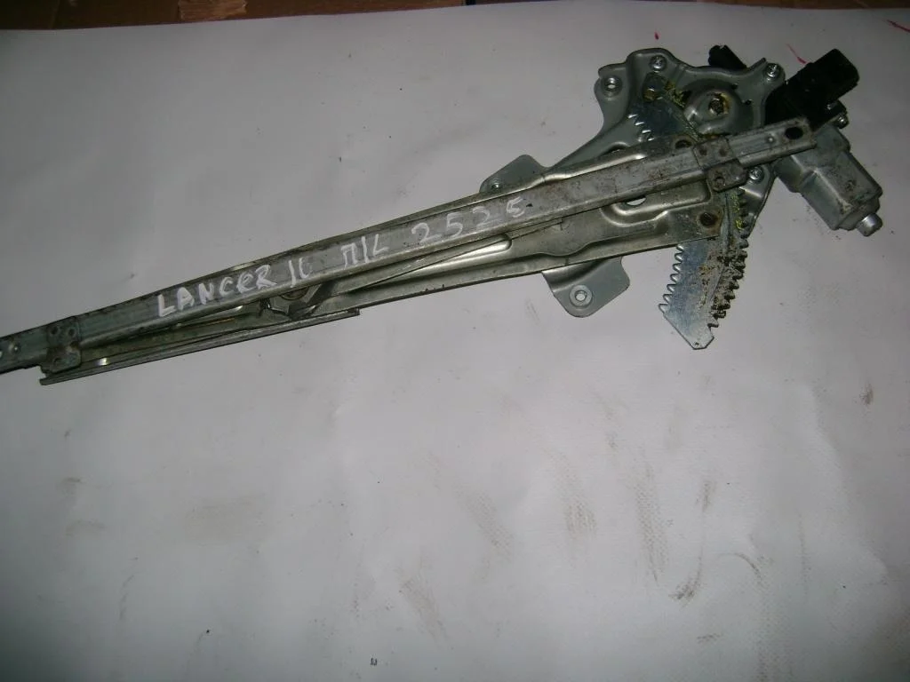 Стеклоподъемник передний левый Mitsubishi Lancer 10 CY