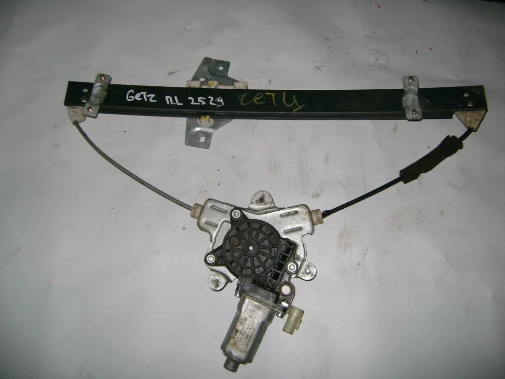 Стеклоподъемник передний левый Hyundai Getz 2003 TB