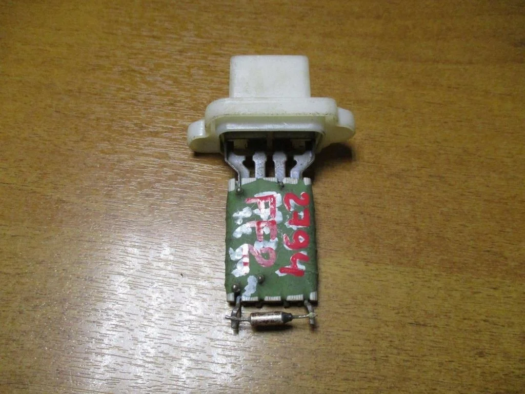 Резистор отопителя Ford Focus 2