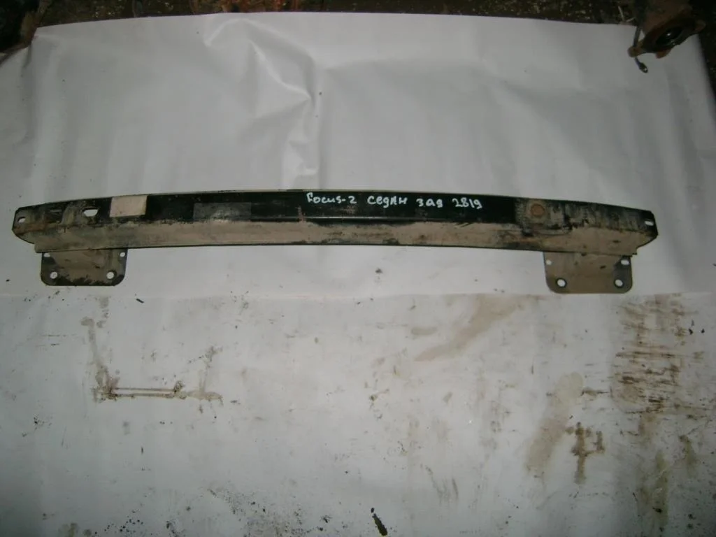 Усилитель заднего бампера Ford Focus 2