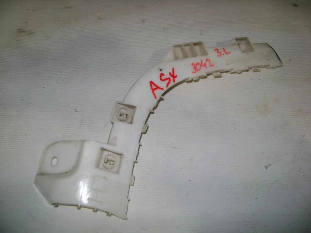 Кронштейн заднего бампера левый Mitsubishi ASX