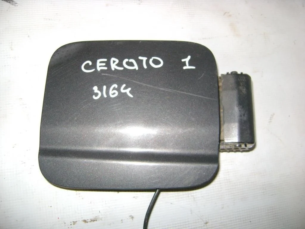 Лючок бензобака Kia Cerato 1 LD