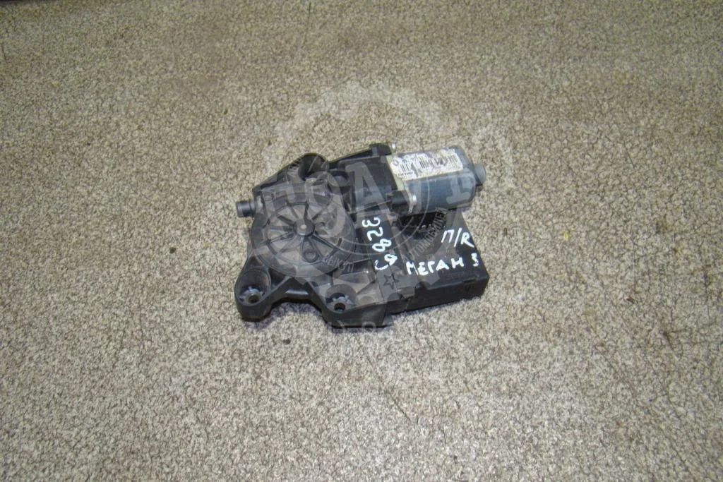 Моторчик стеклоподъемника Renault Megane 3 2014