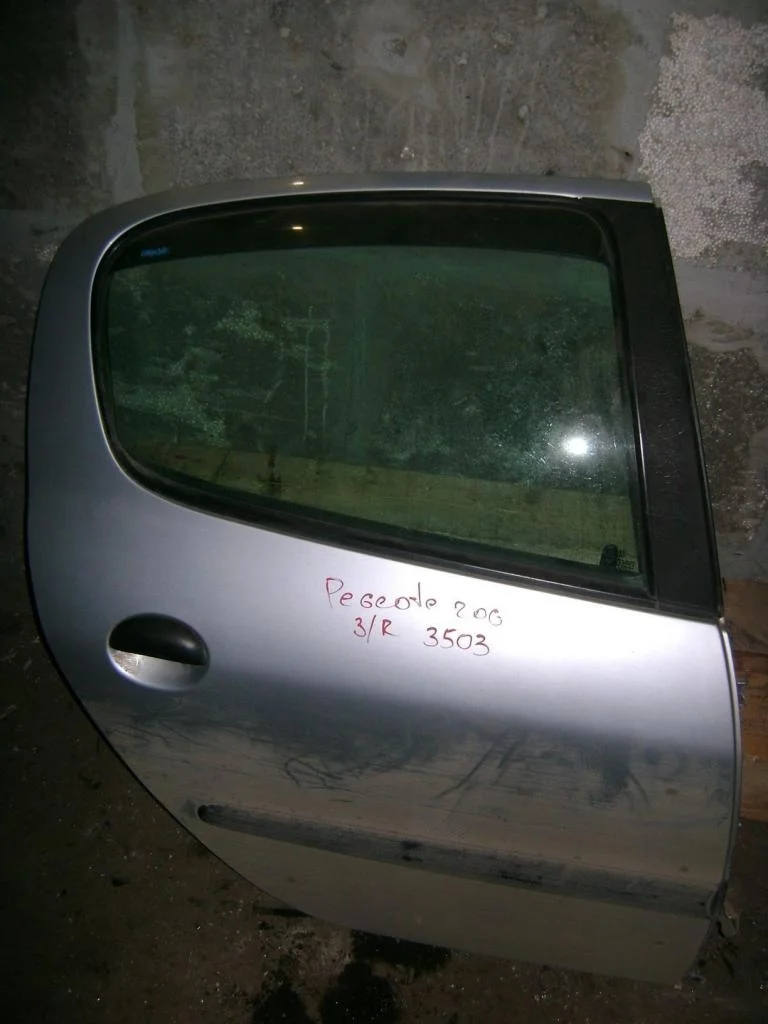 Дверь задняя правая Peugeot 206 2006