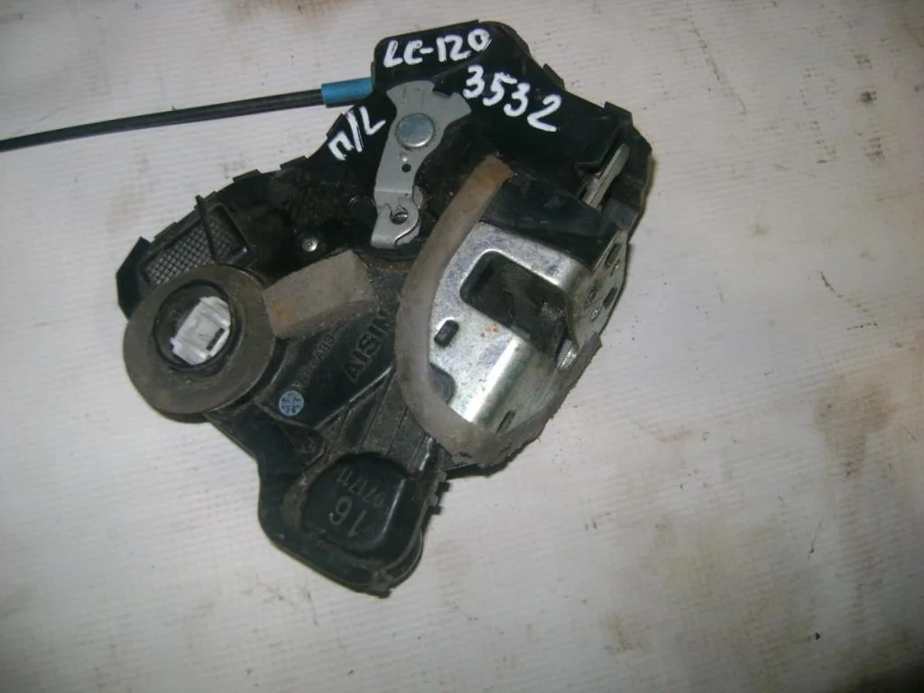 Замок двери передней левой Toyota Land Cruiser Prado J120