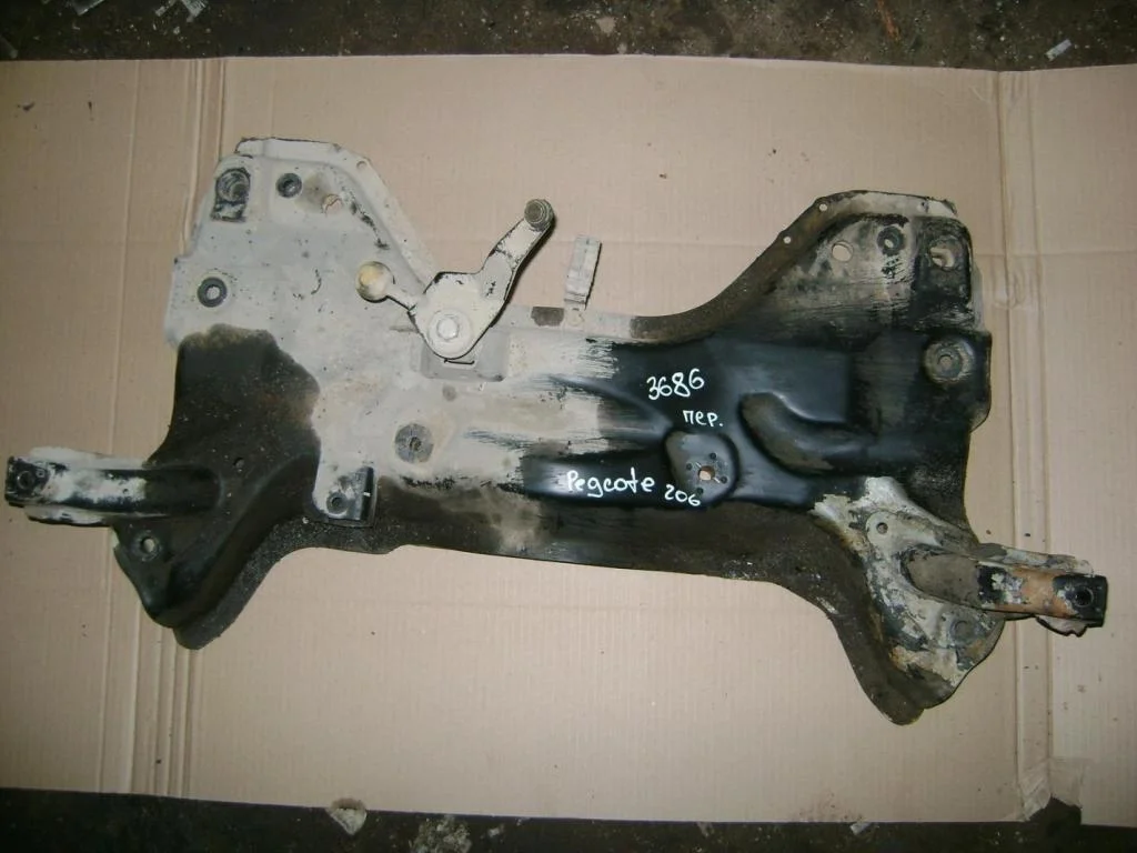 Подрамник Peugeot 206 2006
