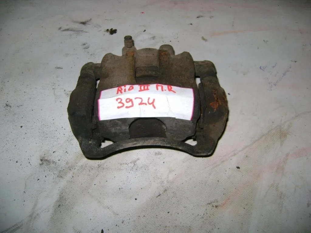 Суппорт передний правый Kia RIO 3 2011 UB, QB