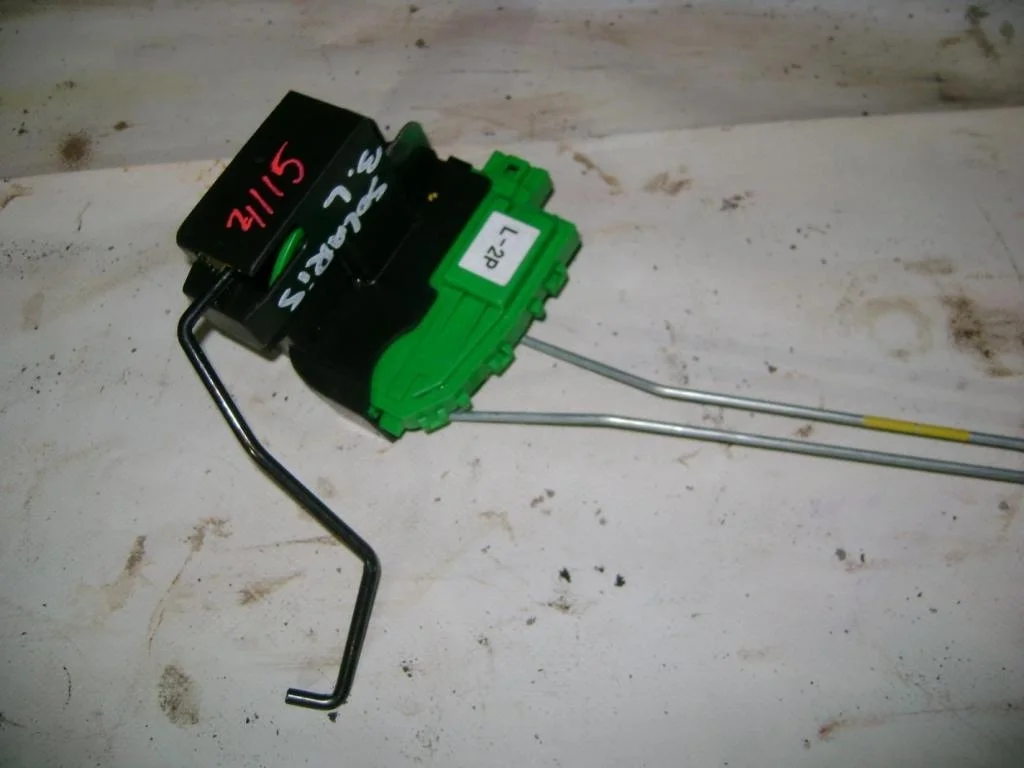 Замок двери задней левой Hyundai Solaris 1 RB