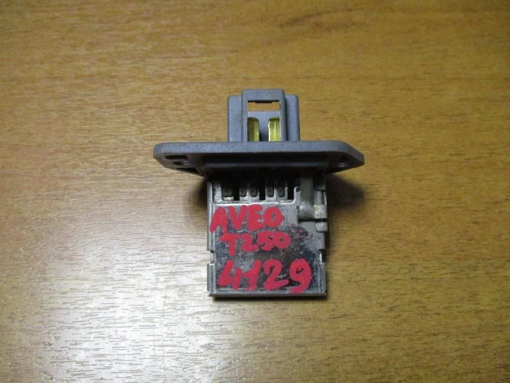 Резистор отопителя Chevrolet Aveo 2009 T250, T255