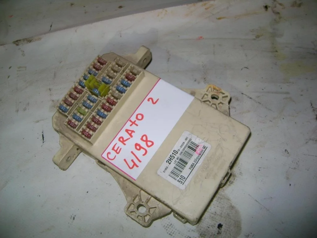 Блок предохранителей Kia Cerato 2 TD