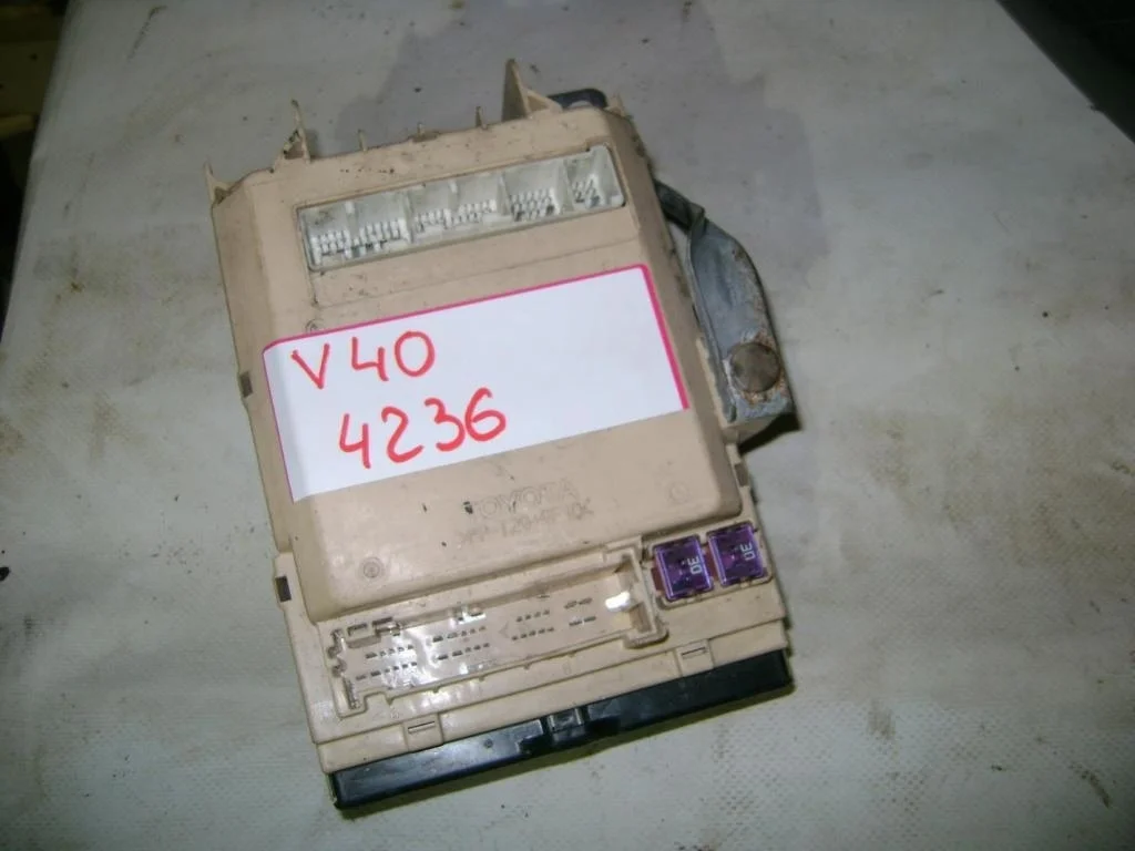Блок предохранителей Toyota Camry XV40