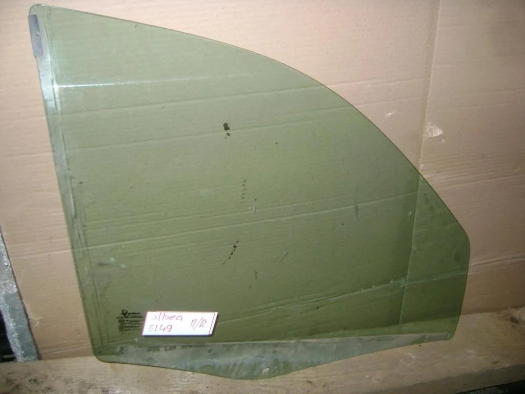 Стекло двери передней правой Fiat Albea 2010 178