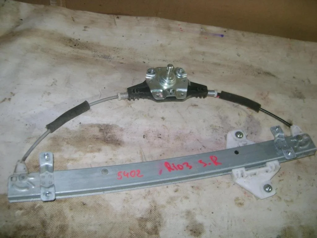 Стеклоподъемник механический задний правый Kia RIO 3 2011 UB, QB