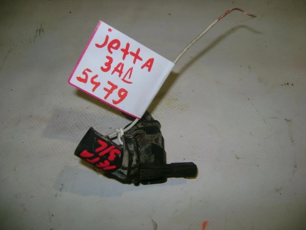 Датчик abs задний правый Volkswagen Jetta 2009 A5