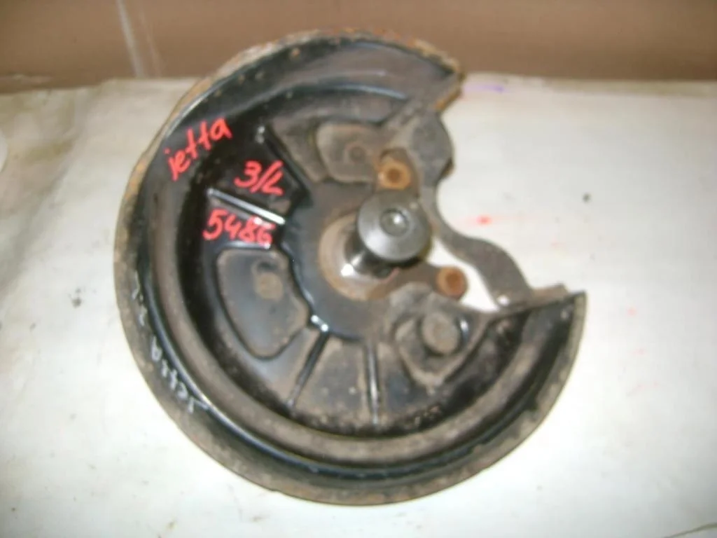 Кулак поворотный задний левый Volkswagen Jetta 2009 A5