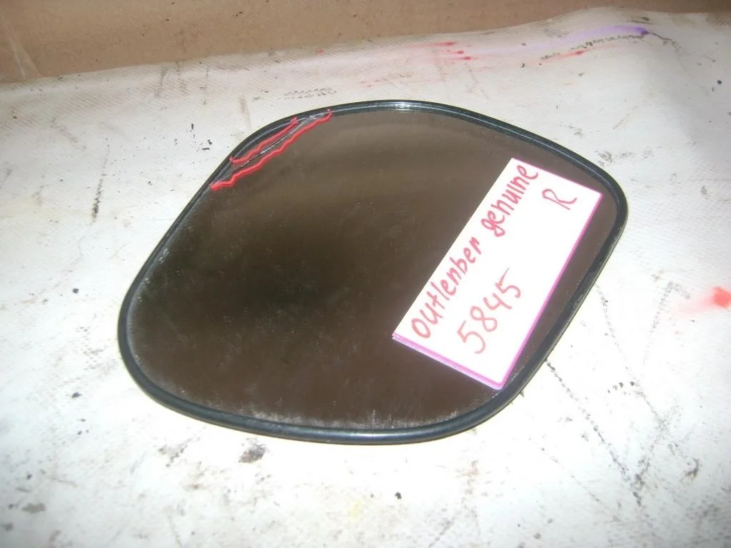 Зеркальный элемент правый Mitsubishi Outlander 2 CW