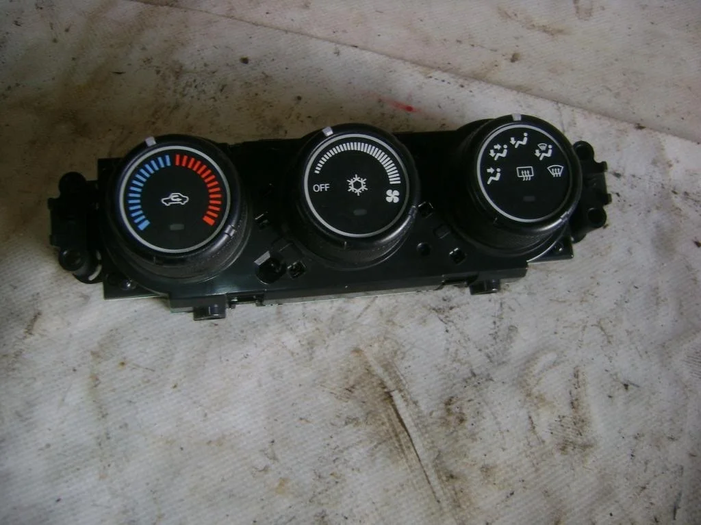 Блок управления отопителем Mitsubishi Lancer 10 CY