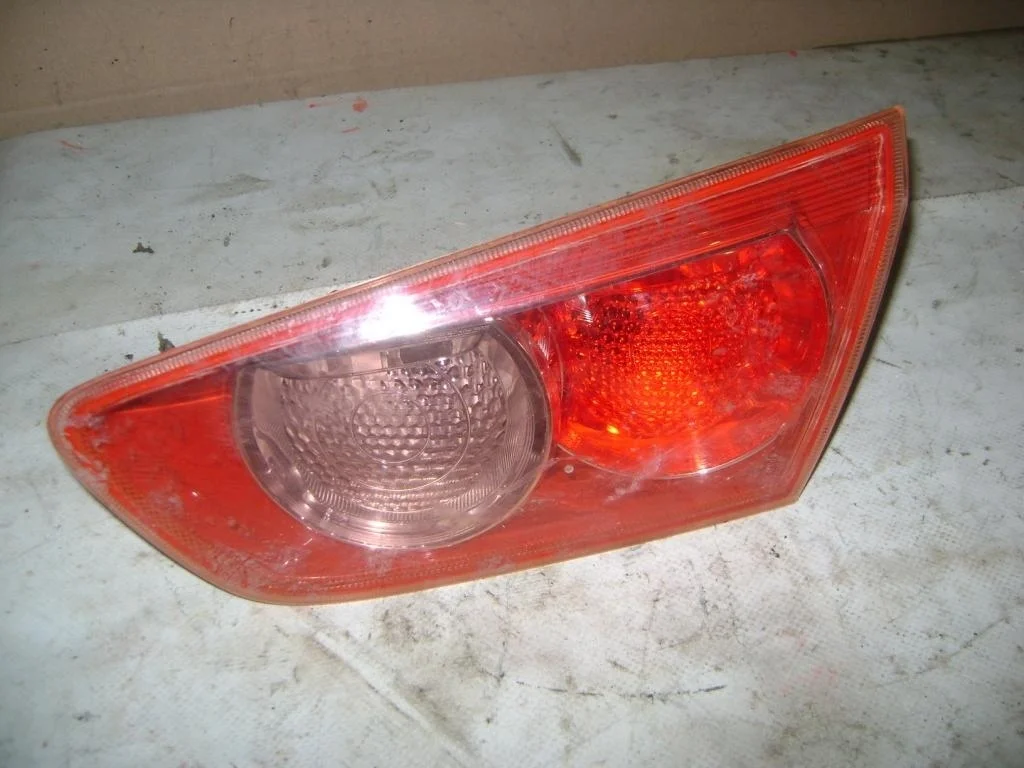 Фонарь задний внутренний правый Mitsubishi Lancer 10 CY