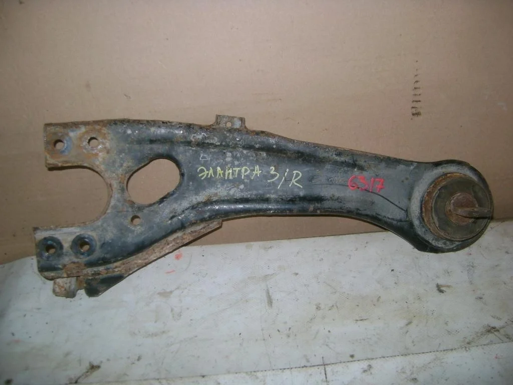 Рычаг задний продольный правый Hyundai Elantra HD