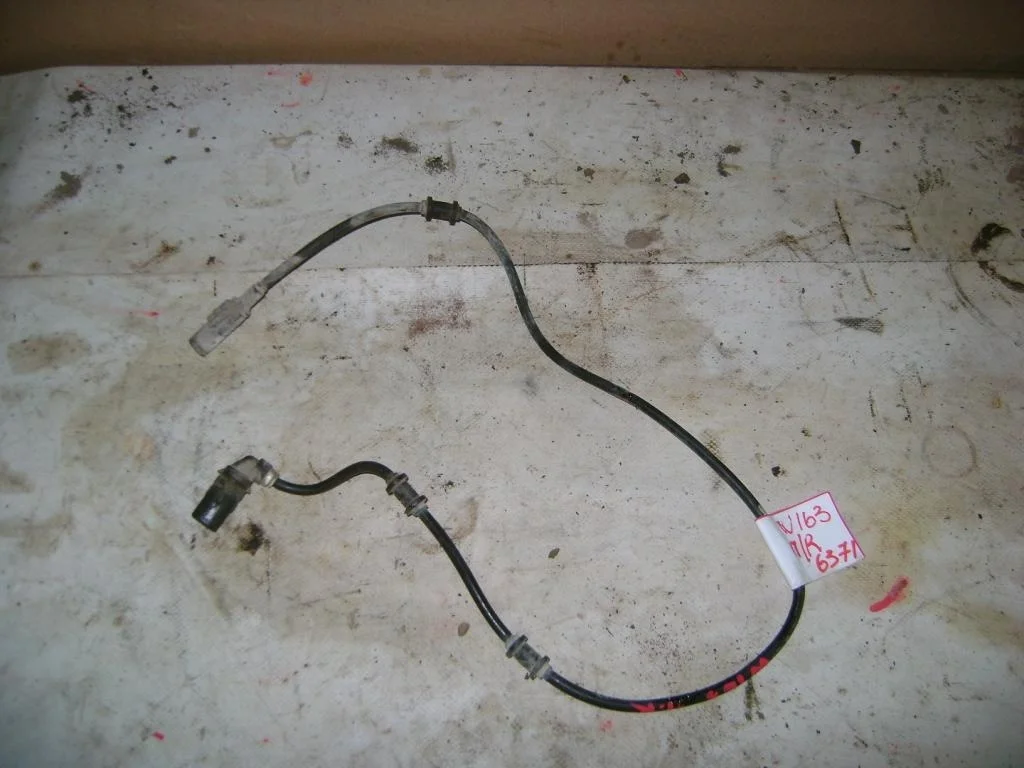 Датчик abs передний правый Mercedes-Benz ML-Class W163