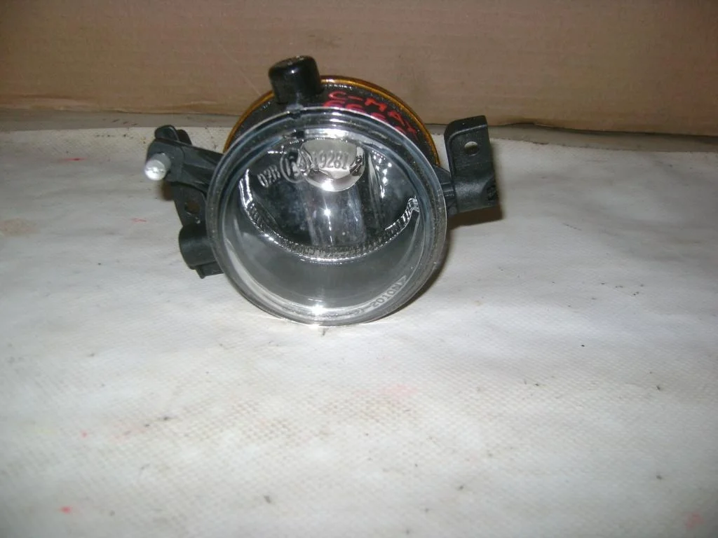 Фара противотуманная левая Ford C-MAX 1