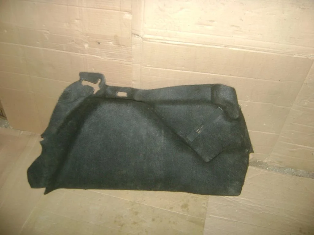 Обшивка багажника Ford Focus 2