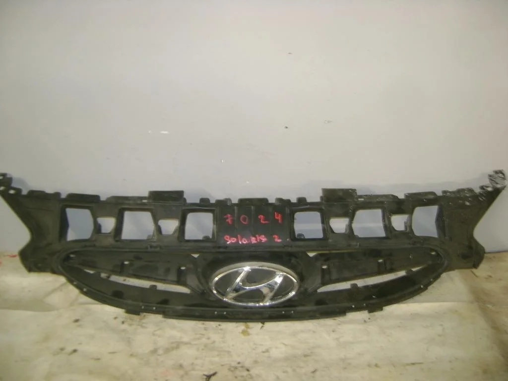 Решетка радиатора Hyundai Solaris 1 RB