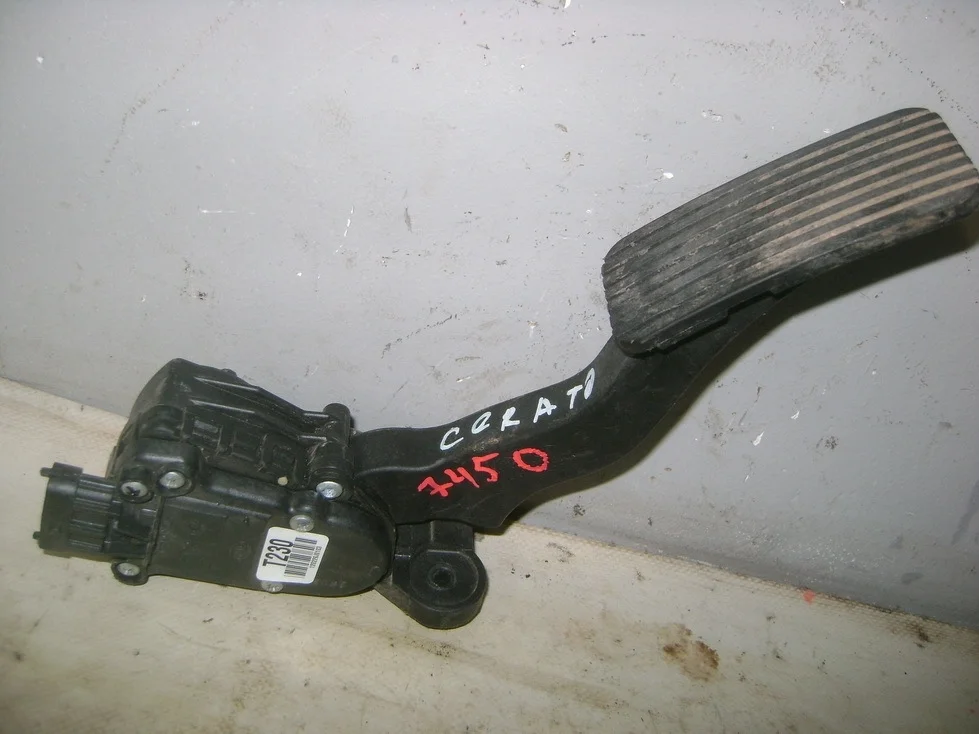 Педаль газа Kia Cerato 1 LD