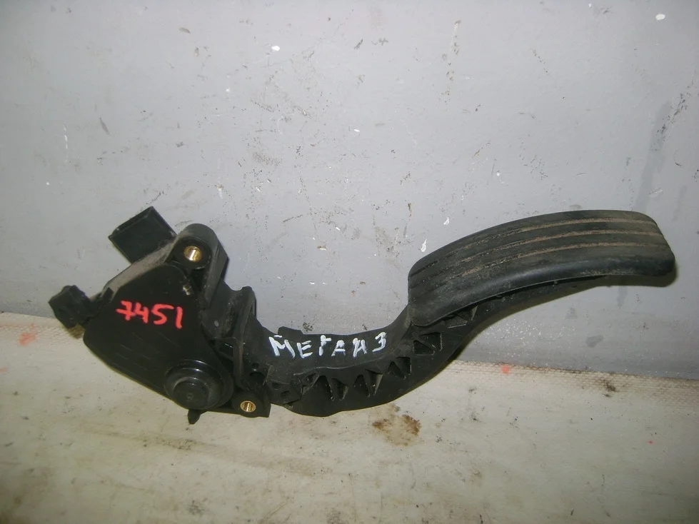 Педаль газа Renault Megane 3 2014