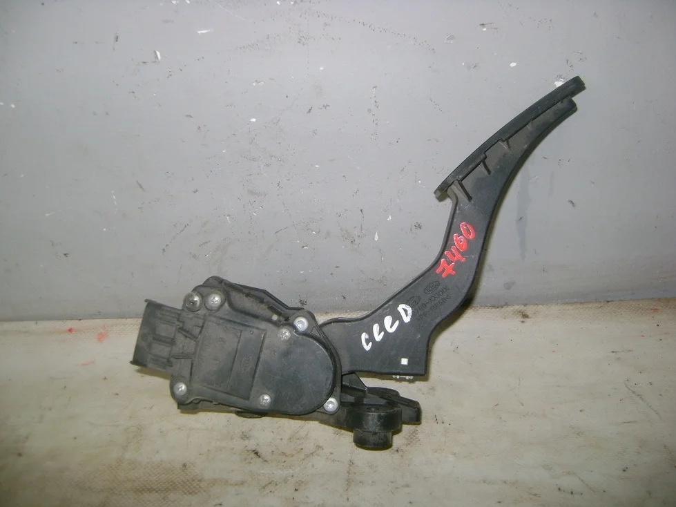 Педаль газа Kia Ceed 1
