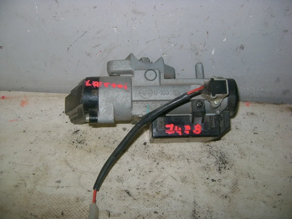 Замок зажигания Chevrolet Lacetti 2007 J200