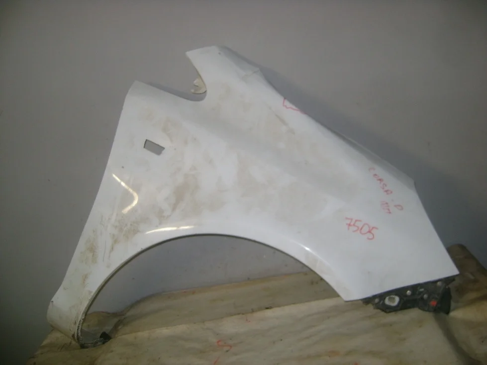 Крыло переднее правое Opel Corsa D