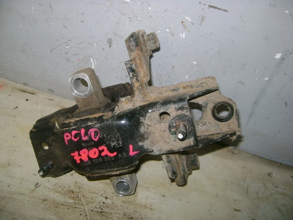 Опора кпп левая Volkswagen Polo 5 2011