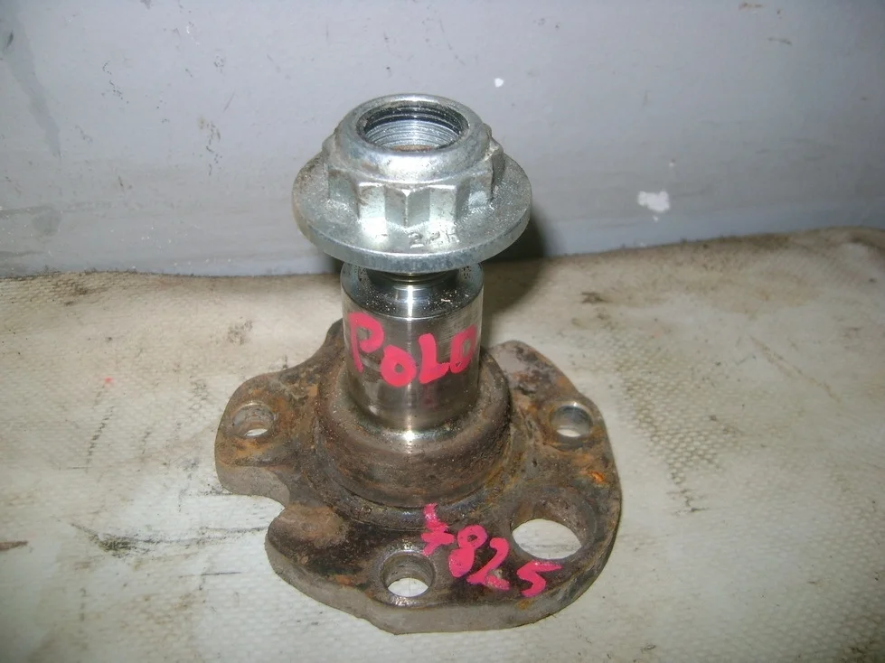 Цапфа Volkswagen Polo 5 2011