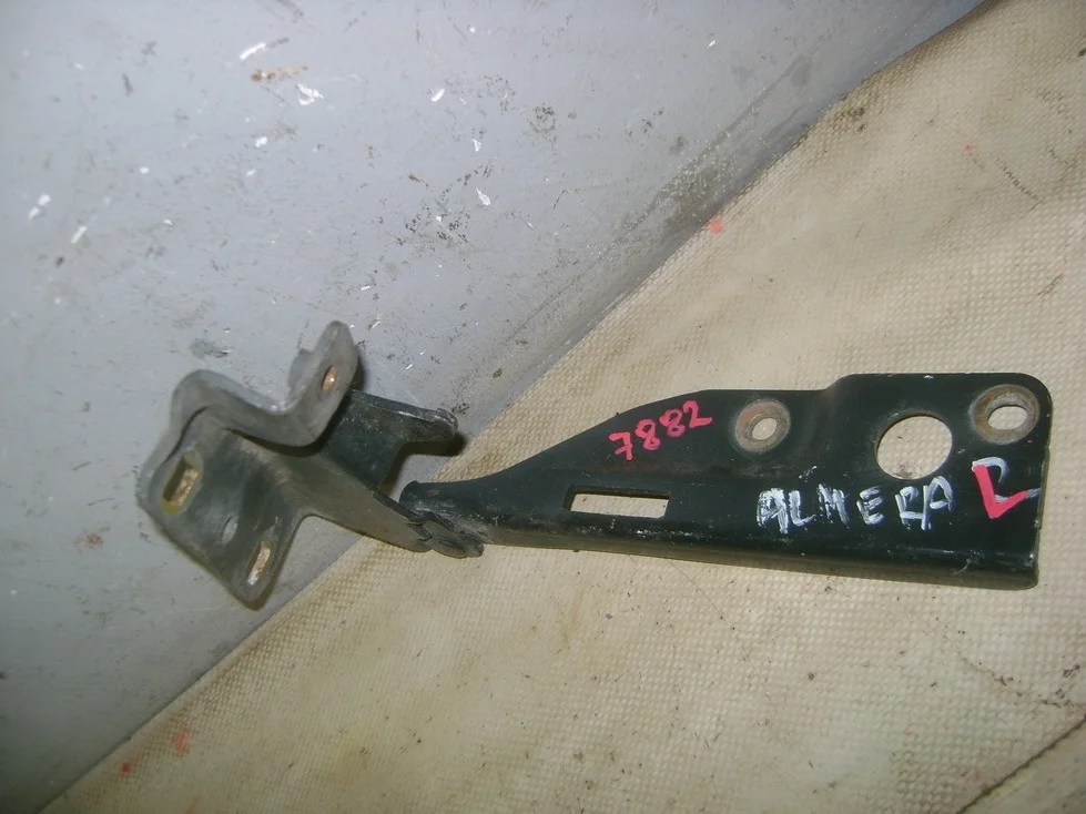 Петля капота левая Nissan Almera Classic 2006 B10