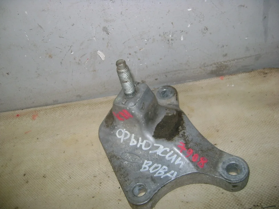 Кронштейн кпп Ford Fusion CBK