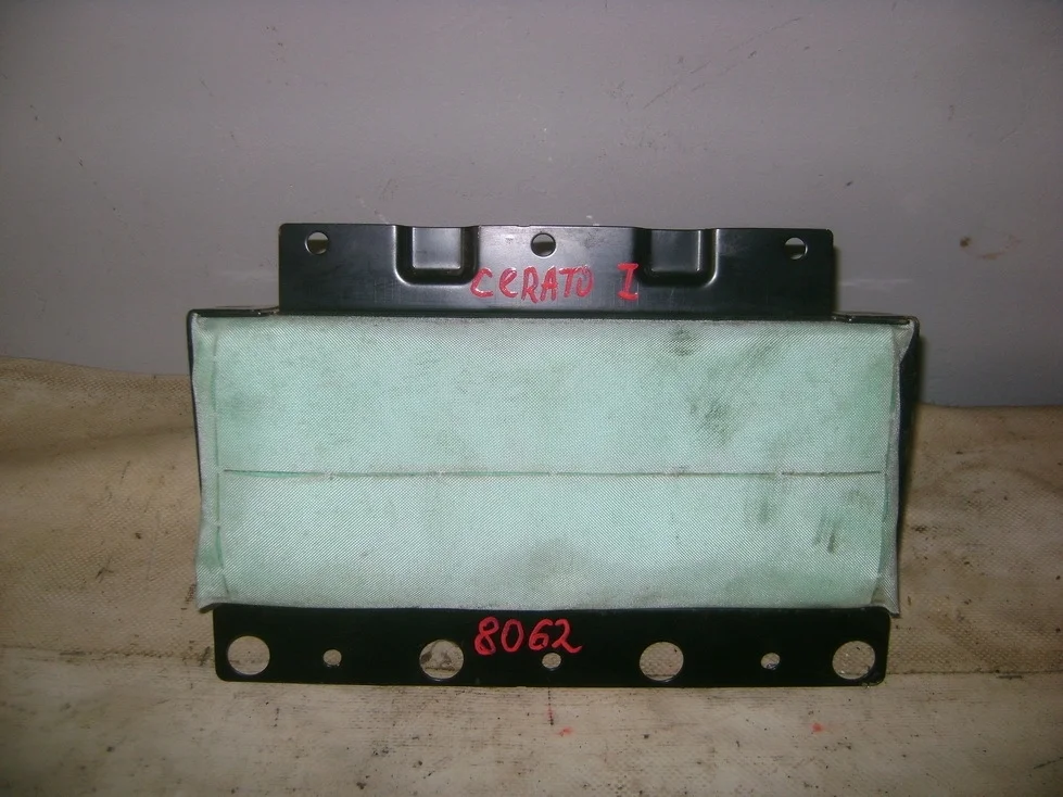 Подушка безопасности пассажира Kia Cerato 1 LD