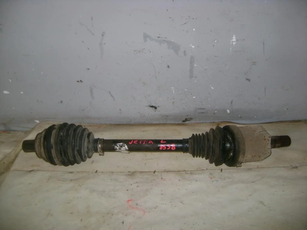 Полуось передняя левая Volkswagen Jetta 2009 A5