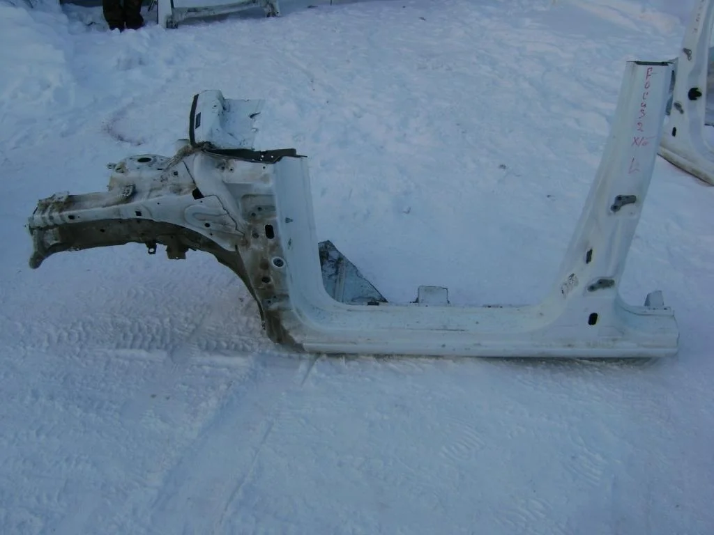 Порог со стойкой левый Ford Focus 2