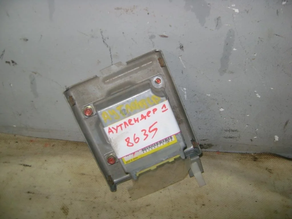 Блок управления air bag Mitsubishi Outlander 1 CU