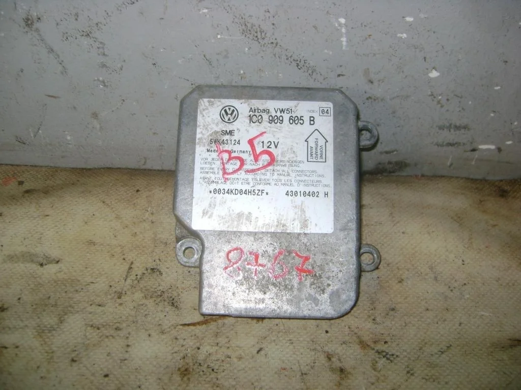 Блок управления air bag Volkswagen Passat B5