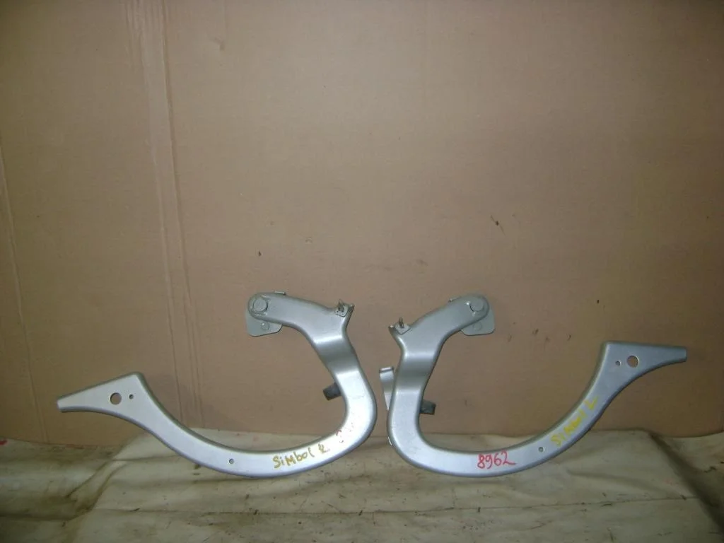 Петля крышки багажника Renault Symbol 1 2005