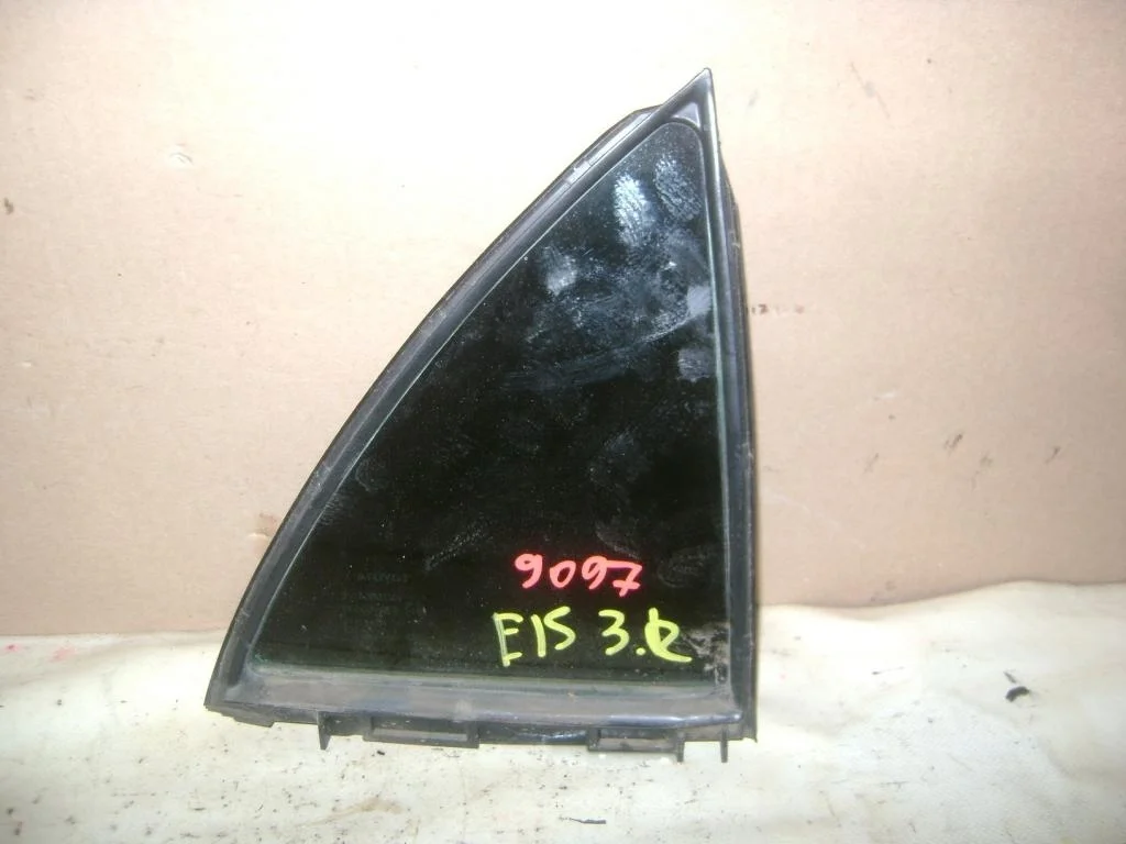 Стекло двери задней правой форточка Toyota Corolla 2008 E150