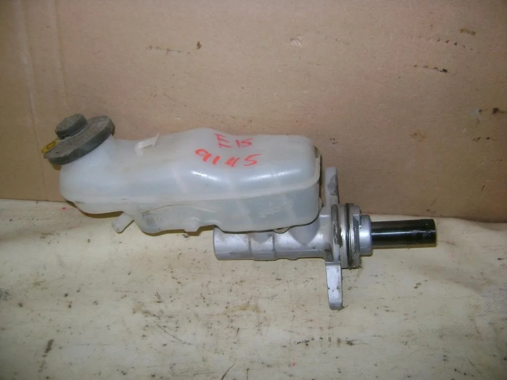 Цилиндр тормозной главный Toyota Corolla 2008 E150