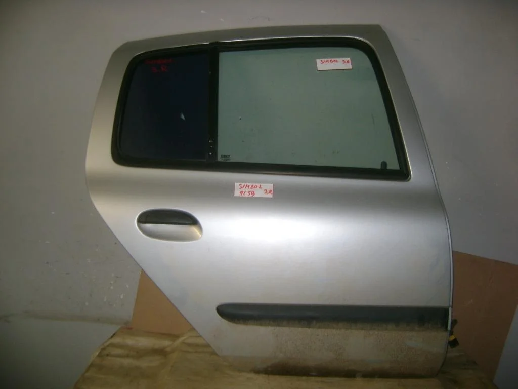 Дверь задняя правая Renault Symbol 1 2004